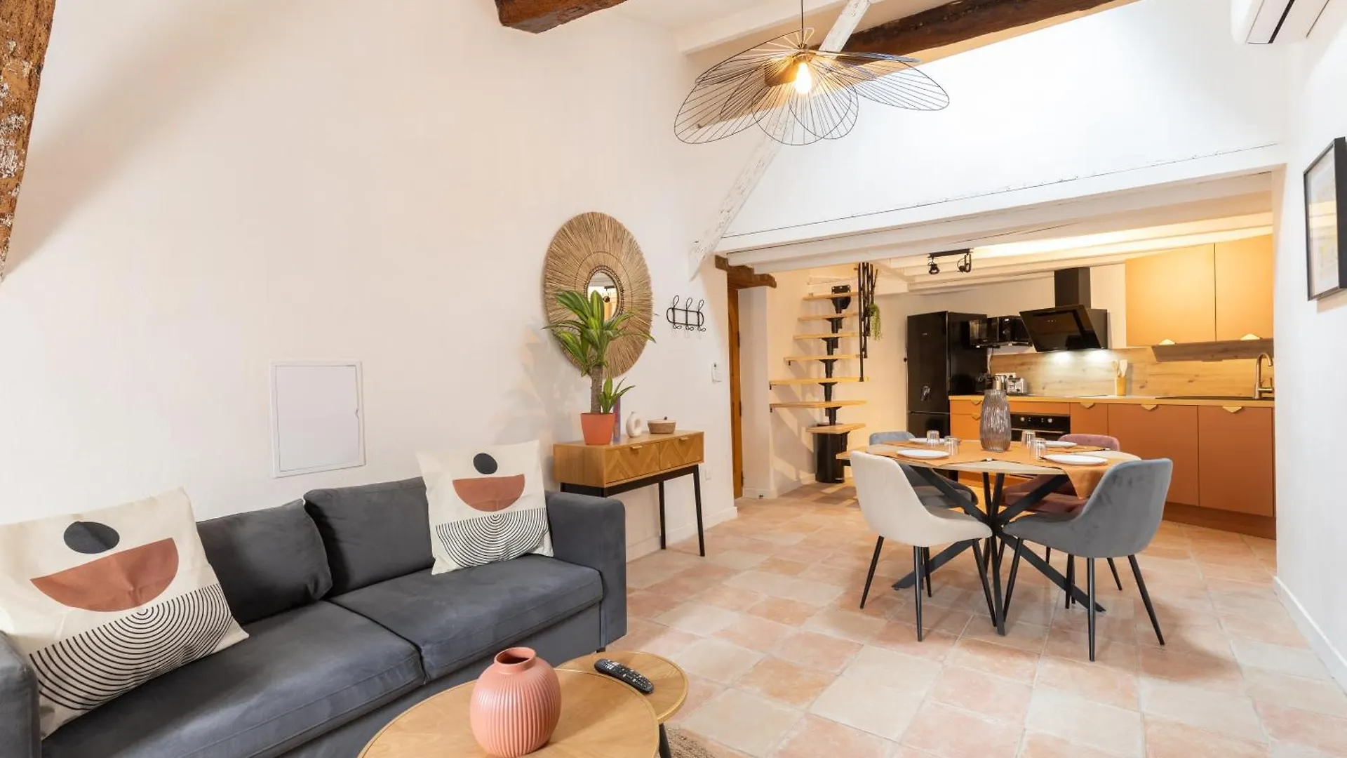 Apartment Le Van Gogh - Hypercentre - Clim - Wifi - 4 Pers Saint-Remy-de-Provence
