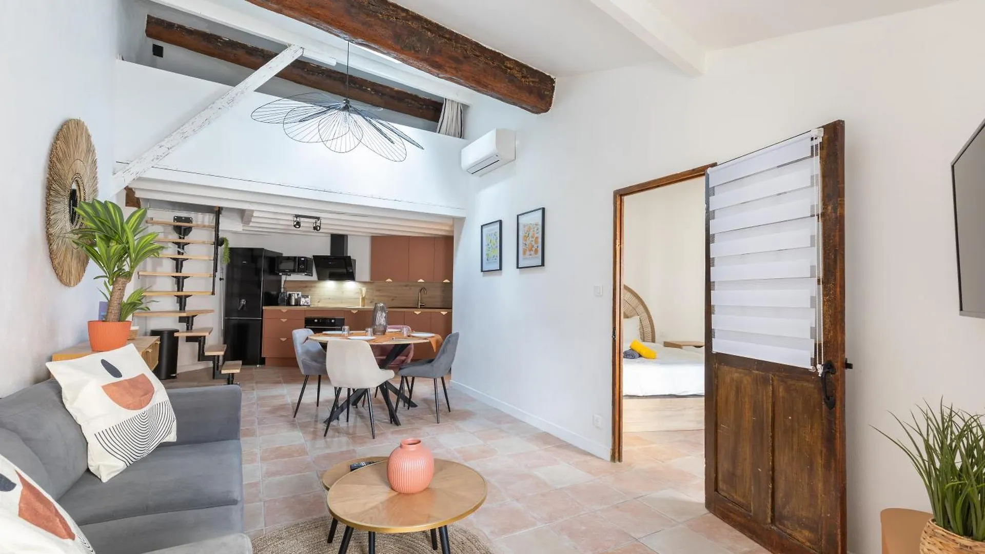 Apartment Le Van Gogh - Hypercentre - Clim - Wifi - 4 Pers Saint-Remy-de-Provence France